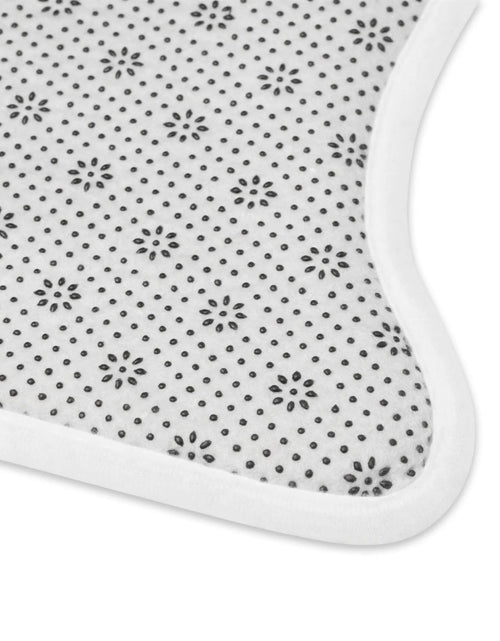 Load image into Gallery viewer, Fur Mama Paw Heart Non Slip Feeding Mat for Pets

Pet food mat with heart paw design for cats and dogs
