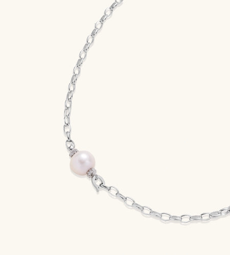 Simply Savvy Luna Pearl Chain Necklace