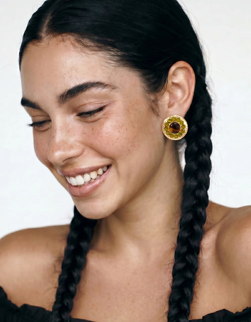 Load image into Gallery viewer, Simply Savvy Golden Hour Halo Studs
