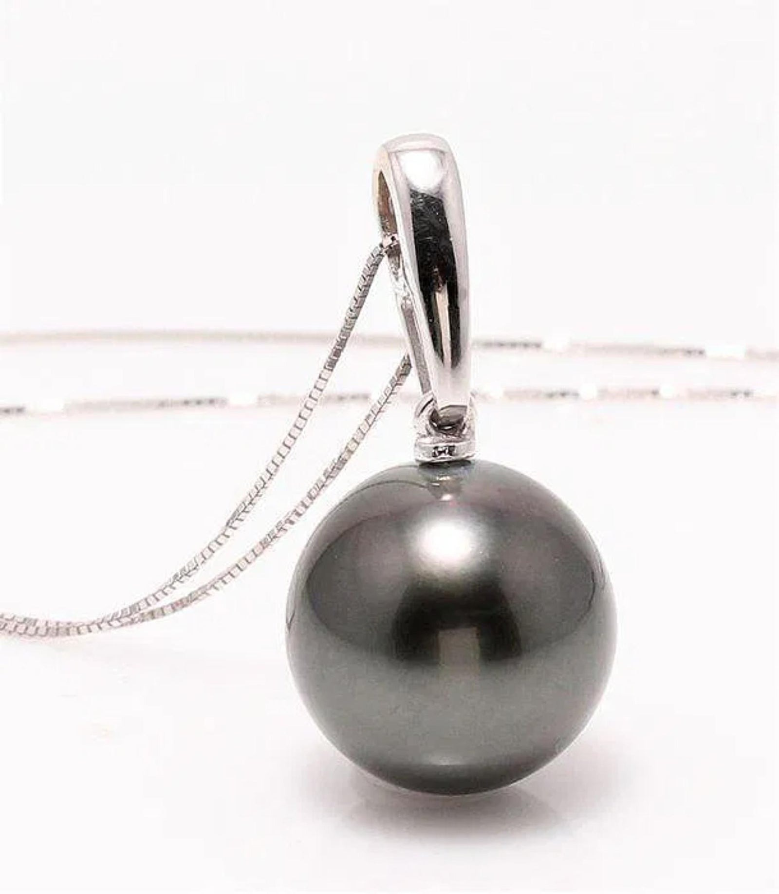 14K White Gold Tahitian Pearl Pendant Necklace | 11–12mm Round Tahiti Green Pearl | 45cm