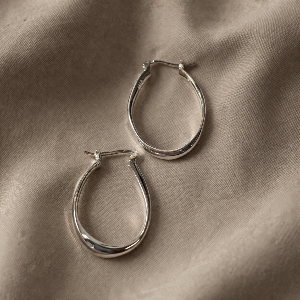 925 Sterling Silver “Sleek Oval Classic Hoop” Earrings – Classic Minimalist