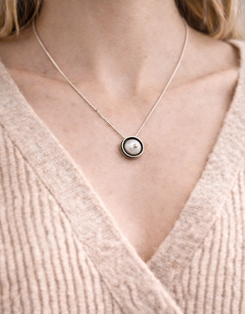 Load image into Gallery viewer, Pre-Owned Silpada Freshwater Coin Pearl Necklace - Retired Design
