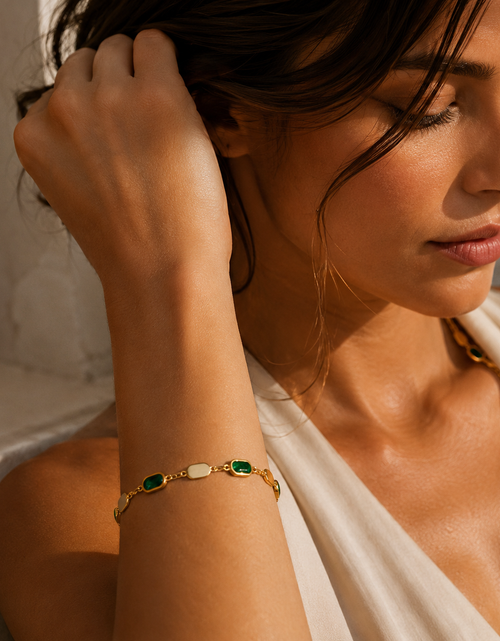 Load image into Gallery viewer, 14K Yellow Gold Hexagon Malachite Inlay Links Bracelet
