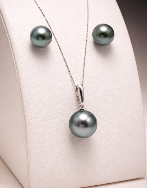 Load image into Gallery viewer, 14K White Gold Peacock Tahitian Pearl Necklace &amp; Stud Earring Set | 10–11mm | French Polynesia
