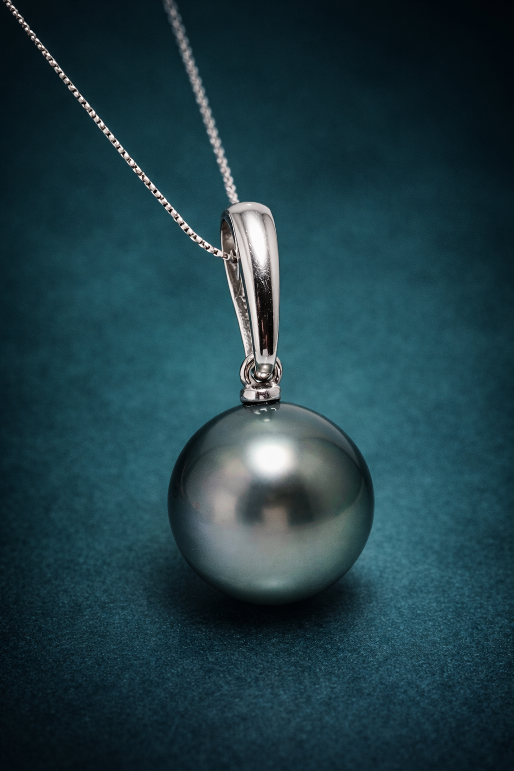 14K White Gold Peacock Tahitian Pearl Necklace & Stud Earring Set | 10–11mm | French Polynesia