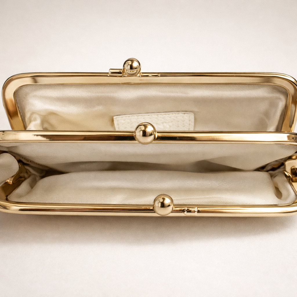 DKNY Logo Kiss-Lock Coin Purse – Cream & Gold Mini Clutch (Pre-Owned)