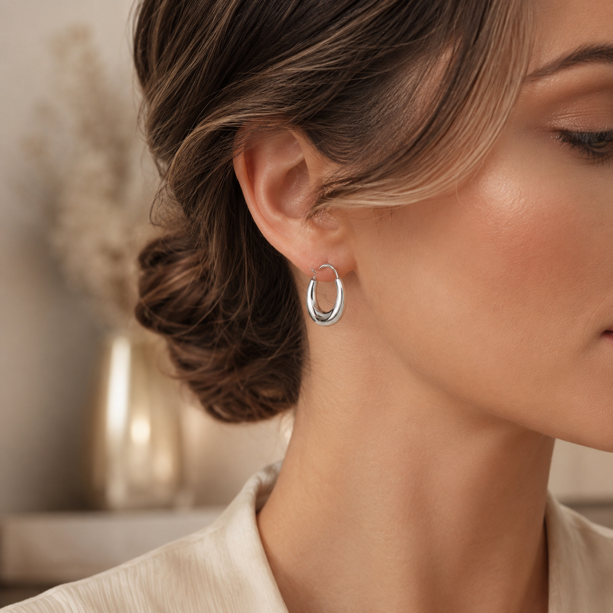 10K White Gold Oval Hoop Earrings