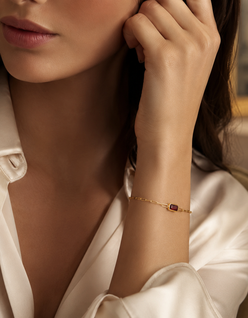 Load image into Gallery viewer, 14k Yellow Gold Garnet Paperclip Bracelet – 7 Inches
