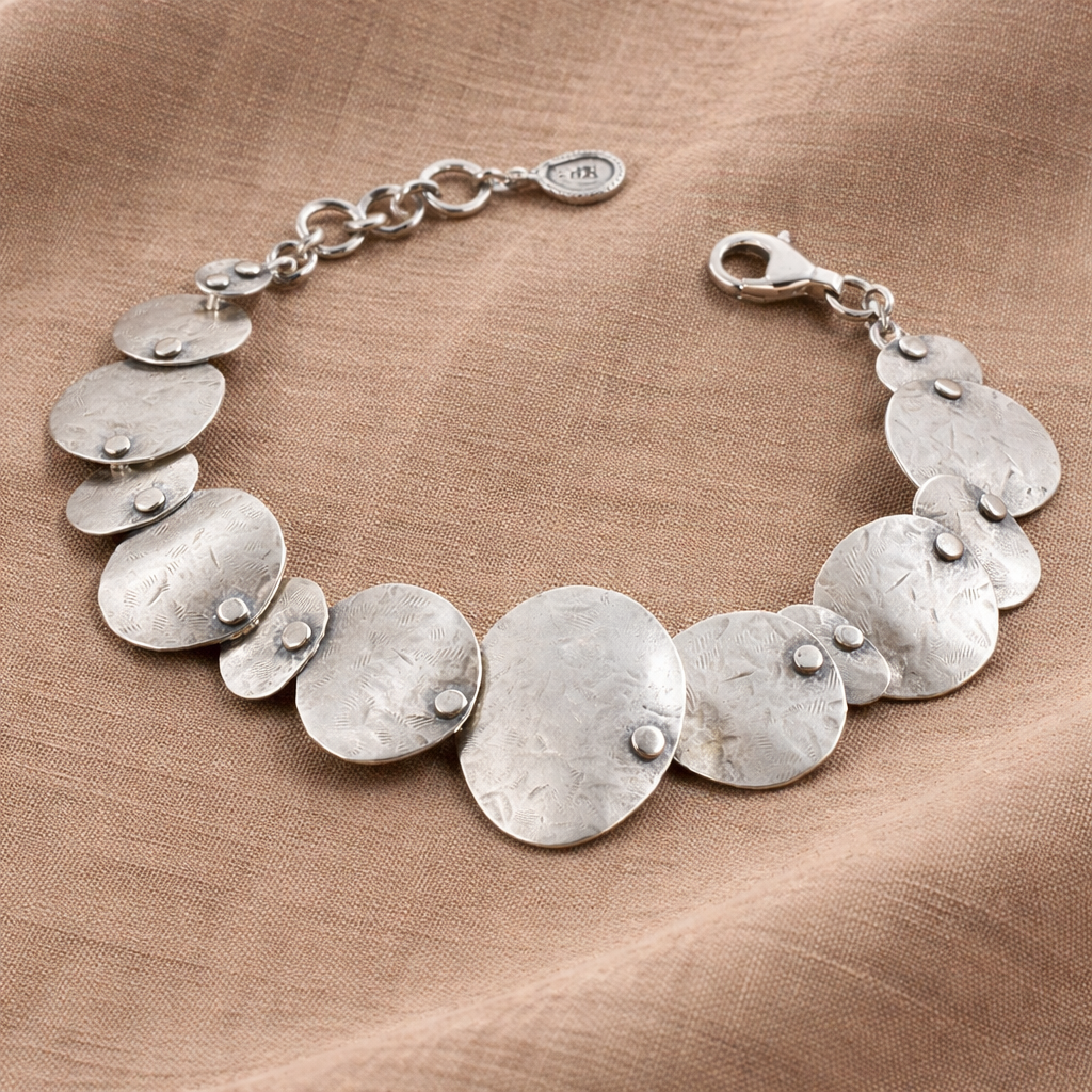 Pre-Owned Silpada Badge of Beauty Sterling Silver Bracelet - Retired Design