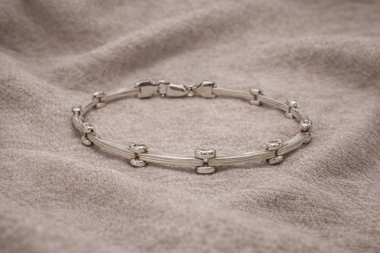 Pre-Owned Silpada Sterling Silver Link Bracelet - Retired Design