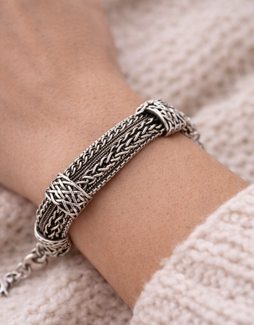 Load image into Gallery viewer, Pre-Owned Silpada Sterling Silver Talk of the Town Bracelet - Retired Design

