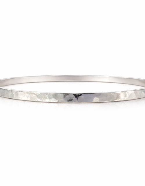 Load image into Gallery viewer, Pre-Owned Silpada Sterling Silver ‘Social Circle’ Hammered Bangle Bracelet (B3296)- Retired Design
