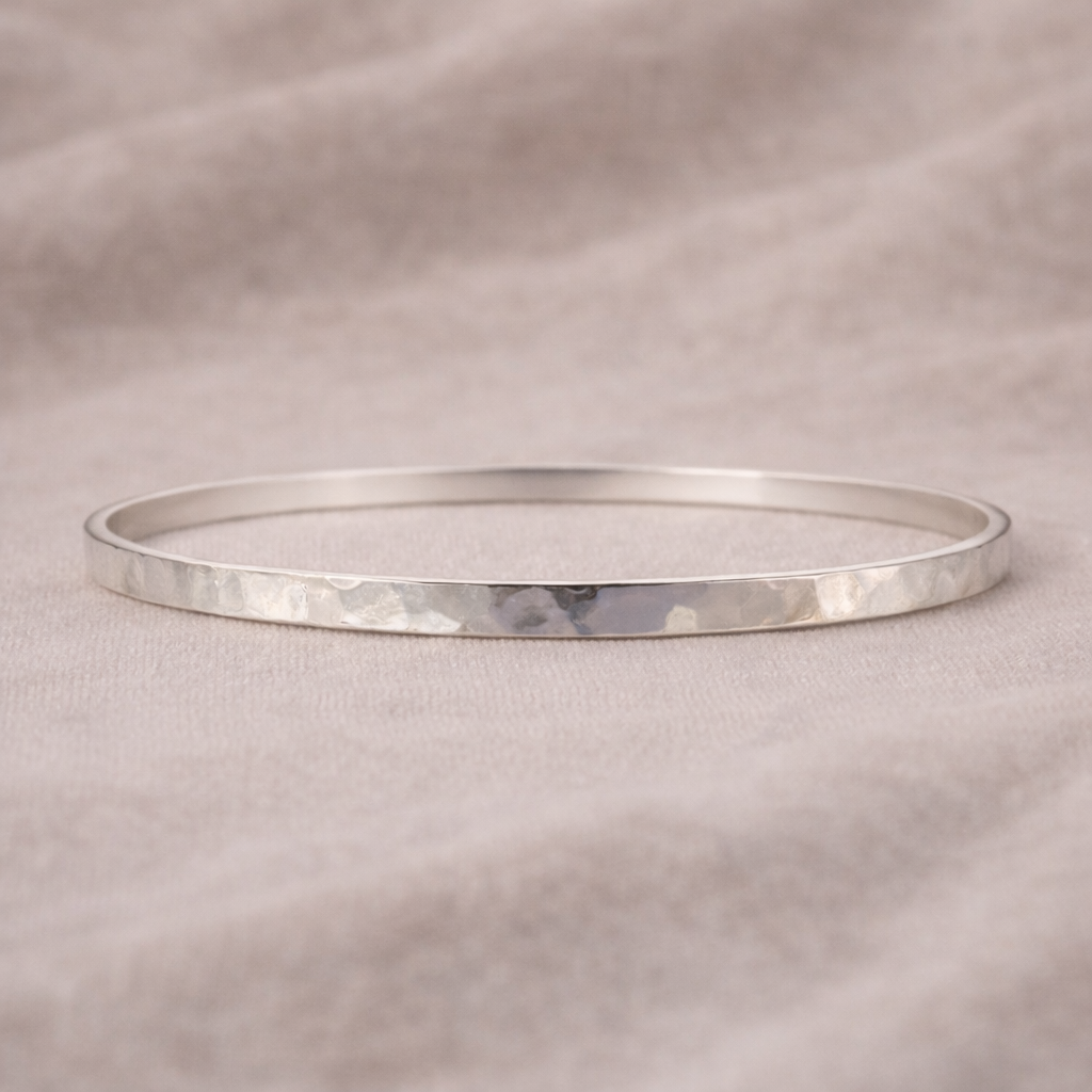 Pre-Owned Silpada Sterling Silver ‘Social Circle’ Hammered Bangle Bracelet (B3296)- Retired Design
