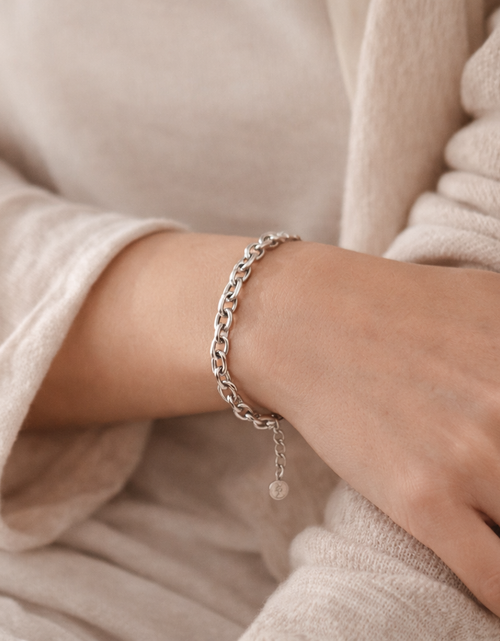 Load image into Gallery viewer, Pre-Owned Pre-Owned Silpada Sterling Silver Thick Links Bracelet – Signed Retired Design
