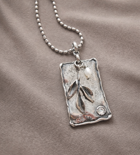 Pre-Owned Silpada Sterling Silver "Leaf Spring" Pendant Necklace - Retired Design