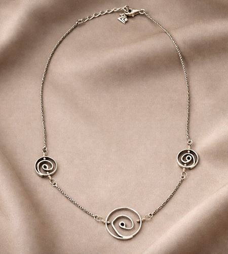 Pre-Owned Sterling Silver Abstract 3 Swirls Pendant Necklace - Retired Design