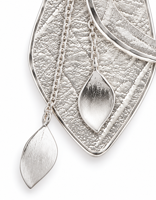 Load image into Gallery viewer, Pre-Owned Silpada Contemporary Leaf Drop Necklace - Retired Design
