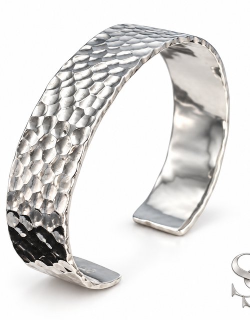 Load image into Gallery viewer, Pre-Owned Silpada Cuff Bracelet - Retired Design
