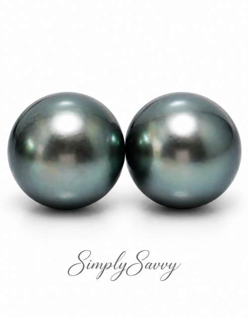 Load image into Gallery viewer, 14K White Gold Peacock Tahitian Pearl Necklace &amp; Stud Earring Set | 10–11mm | French Polynesia
