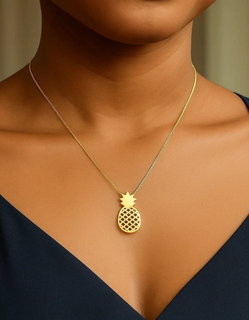 Load image into Gallery viewer, Pineapple Necklace in 10K Yellow Gold
