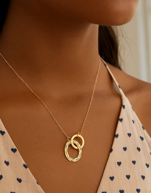 Load image into Gallery viewer, 14K Yellow Gold Interlocking Double Circle Necklace
