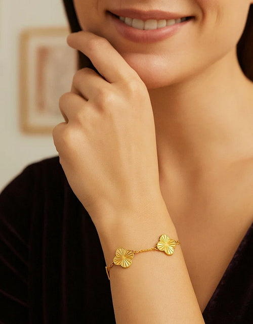 Load image into Gallery viewer, 14k Yellow Gold Clover Link Bracelet – 7.25 Inches
