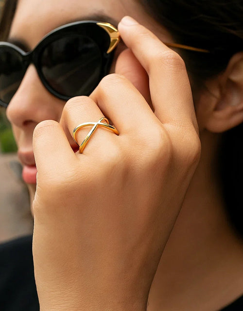 Load image into Gallery viewer, 14K Yellow Gold Polished X-Crossover Ring

