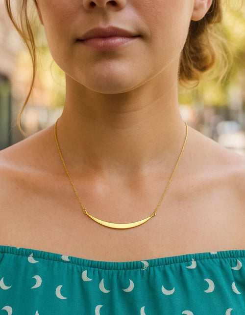 Load image into Gallery viewer, 14K Yellow Gold Curved Bar Necklace
