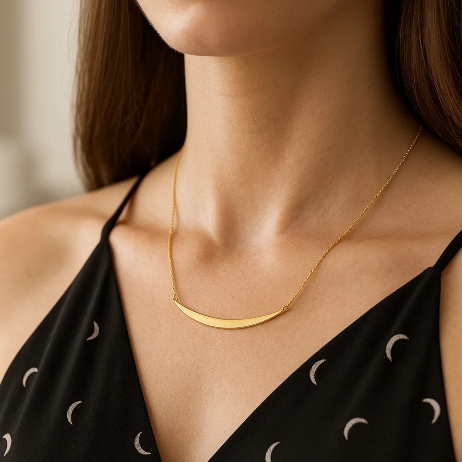14K Yellow Gold Curved Bar Necklace