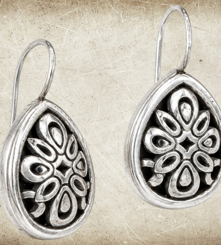 Pre-Owned Brighton Silver Tone Openwork Teardrop Earrings