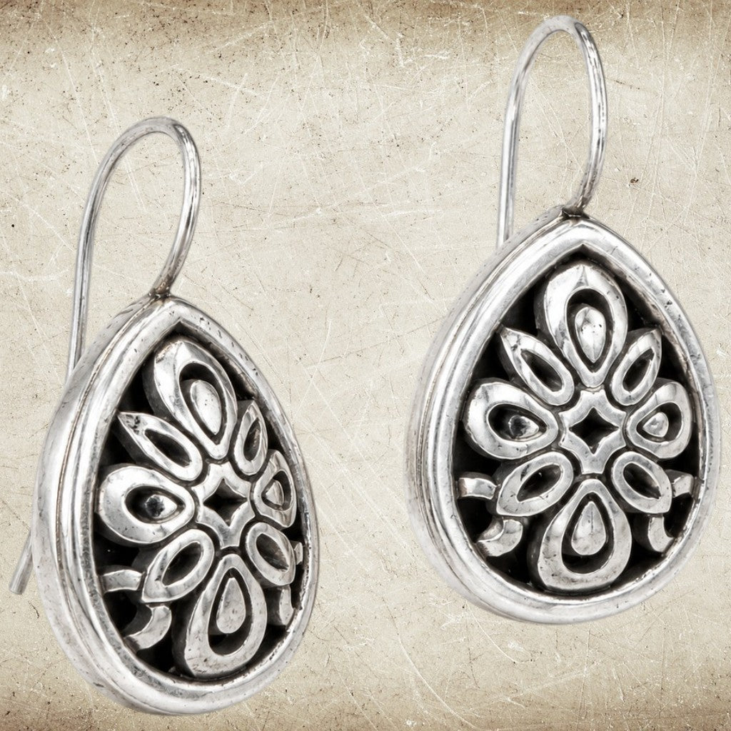 Pre-Owned Brighton Silver Tone Openwork Teardrop Earrings