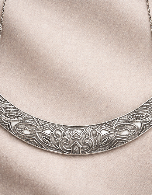 Load image into Gallery viewer, Pre-Owned Silpada's "Ahead of the Curve Necklace" - Retired Design
