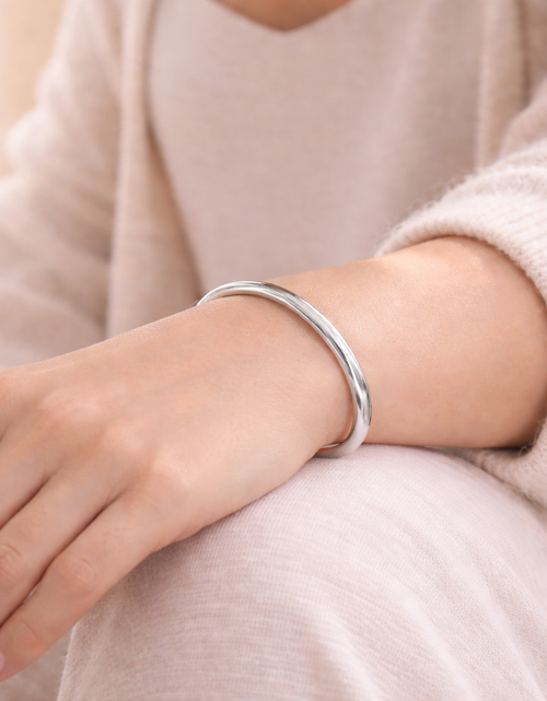 Load image into Gallery viewer, 925 Sterling Silver “Essential Classic” Round Bangle – Polished 7mm Bracelet
