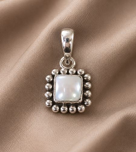 Pre-Owned Silpada Freshwater Pearl Button Frame Pendant Sterling Silver – S1211