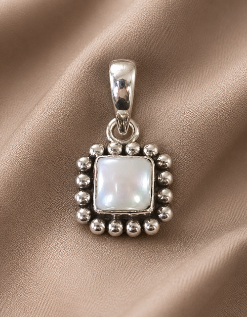 Load image into Gallery viewer, Pre-Owned Silpada Freshwater Pearl Button Frame Pendant Sterling Silver – S1211
