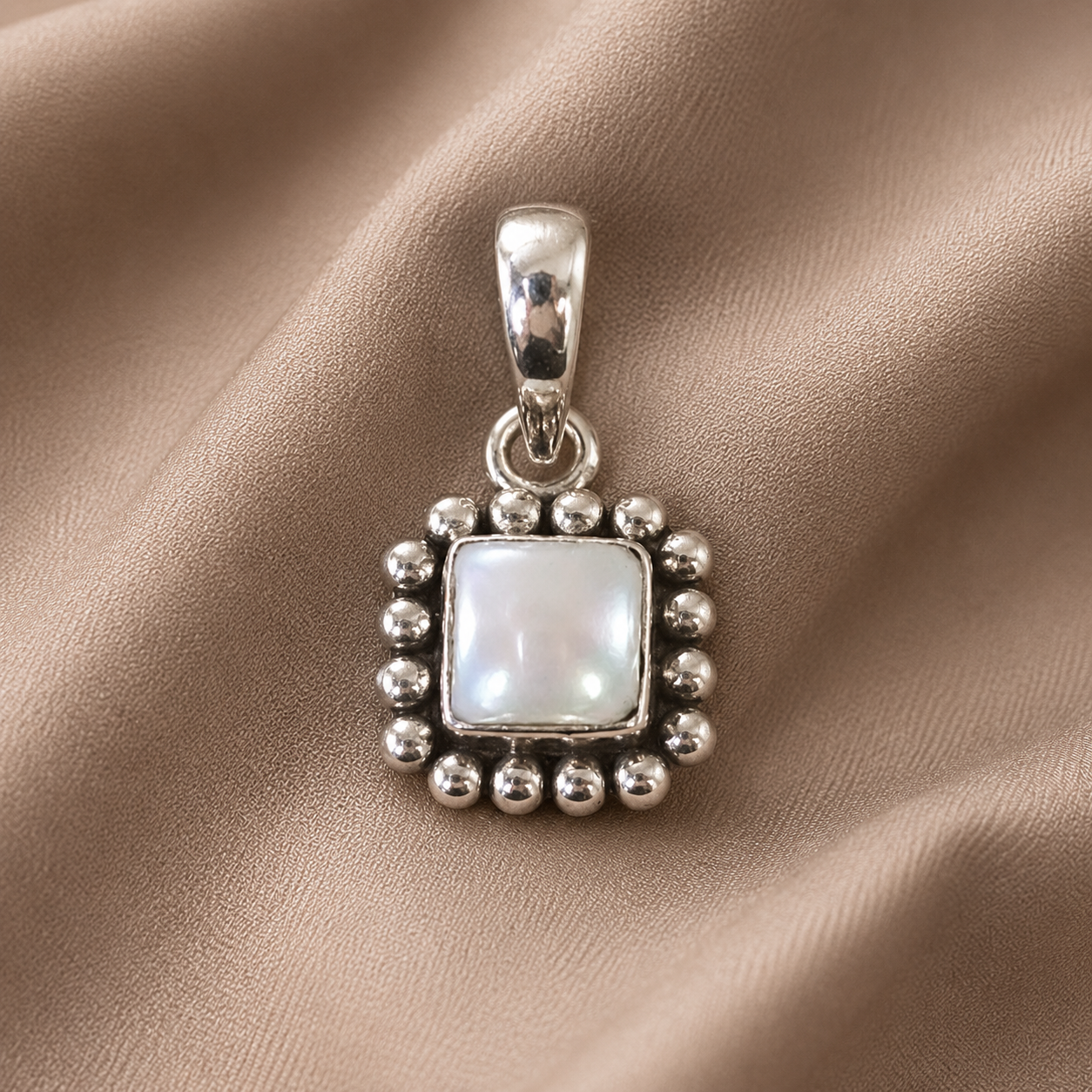 Pre-Owned Silpada Freshwater Pearl Button Frame Pendant Sterling Silver – S1211
