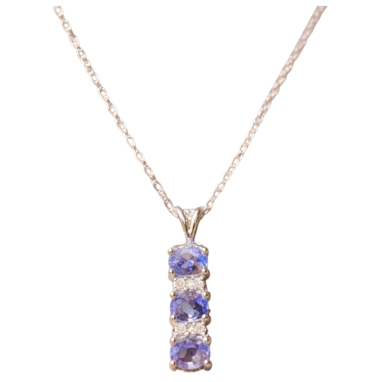 10K White Gold Violet Cascade Pendant Necklace – 18"